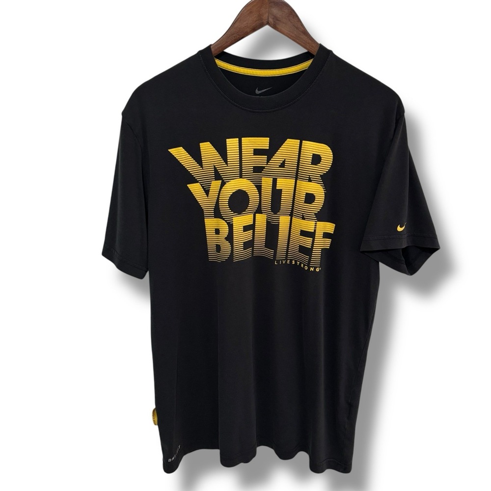 Nike x Livestrong Men's Wear Your Belief T Shirt‎ Size Large 21.5 x 29